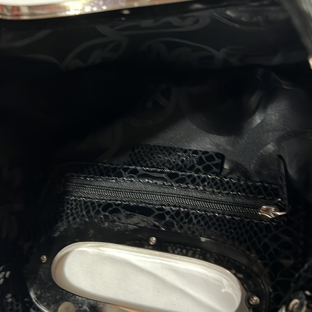 Michael Kors black patent leather clutch - Picture 6 of 9